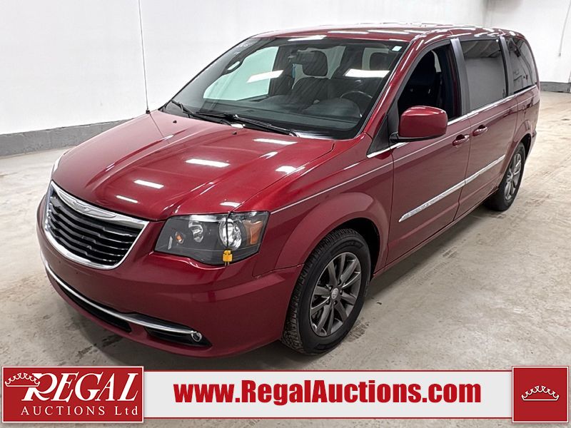 2015 Chrysler Town & Country S FWD