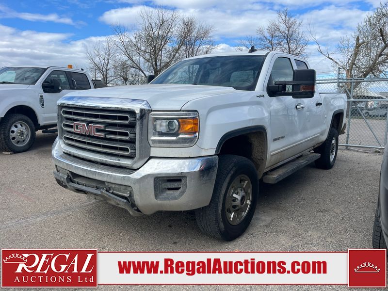 White 2019 GMC Sierra 2500HD SLE Double Cab 4WD Pickup Truck Four-Wheel Drive
