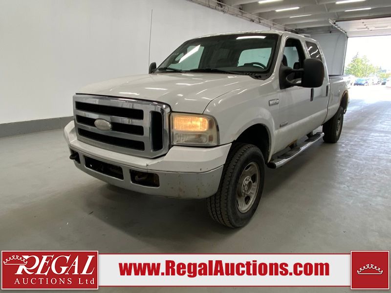 White 2006 Ford F-350 Super Duty Pickup Truck
