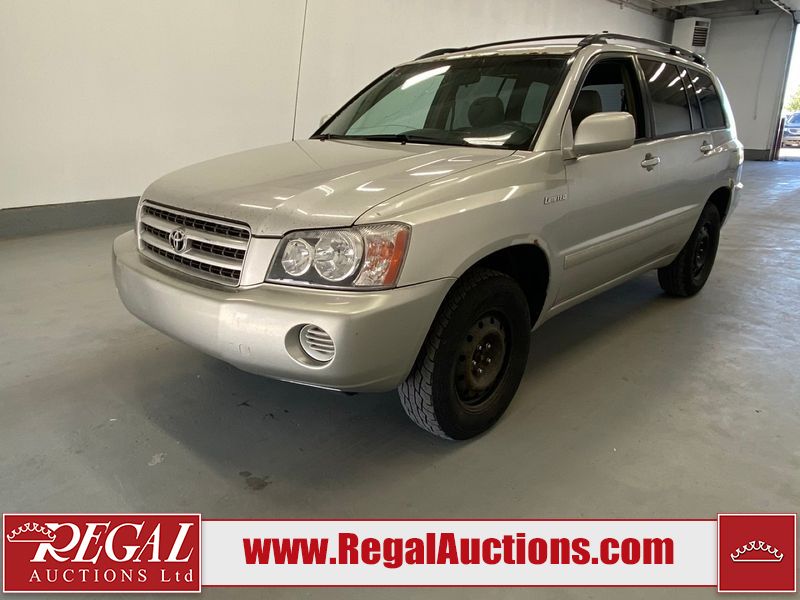 Silver 2002 Toyota Highlander SUV / Crossover