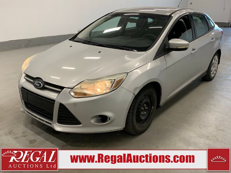 Silver 2014 Ford Focus Sedan Front-Wheel Drive 