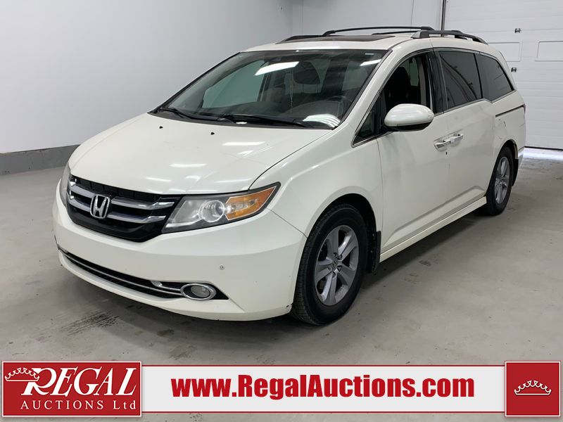 White 2014 Honda Odyssey Minivan