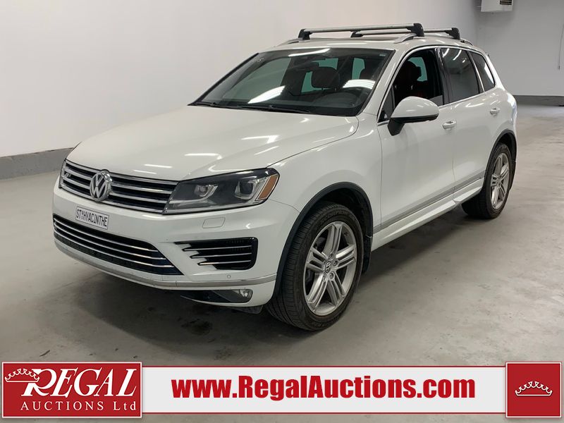 White 2015 Volkswagen Touareg SUV / Crossover  